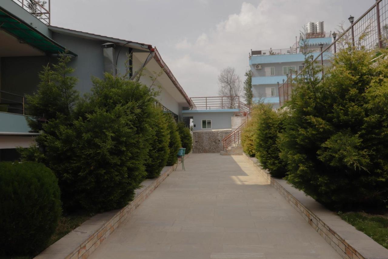 Bojinee Nagarkot Resort Exterior foto