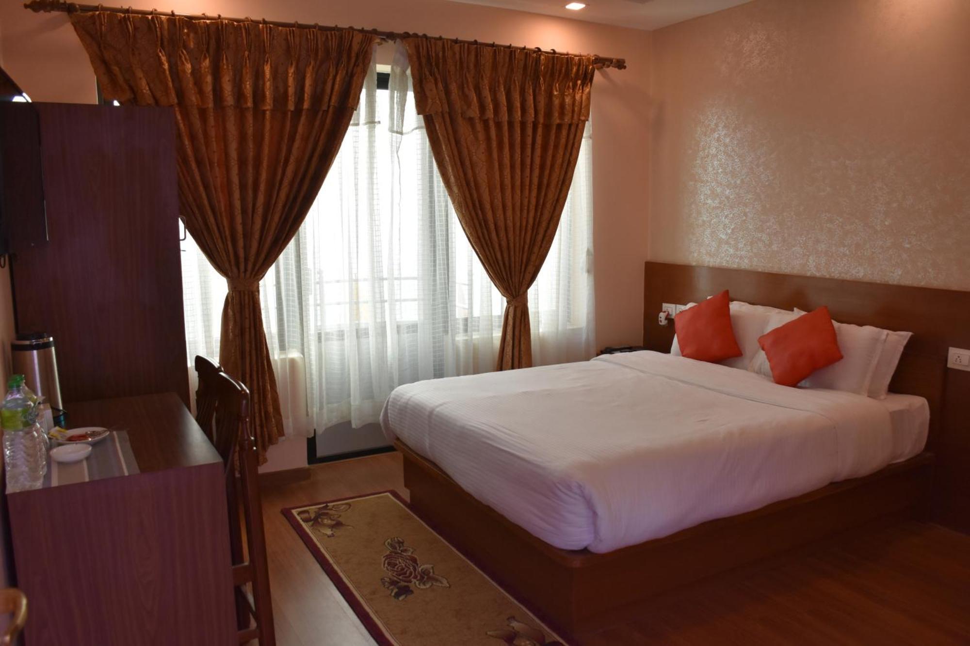 Bojinee Nagarkot Resort Zimmer foto